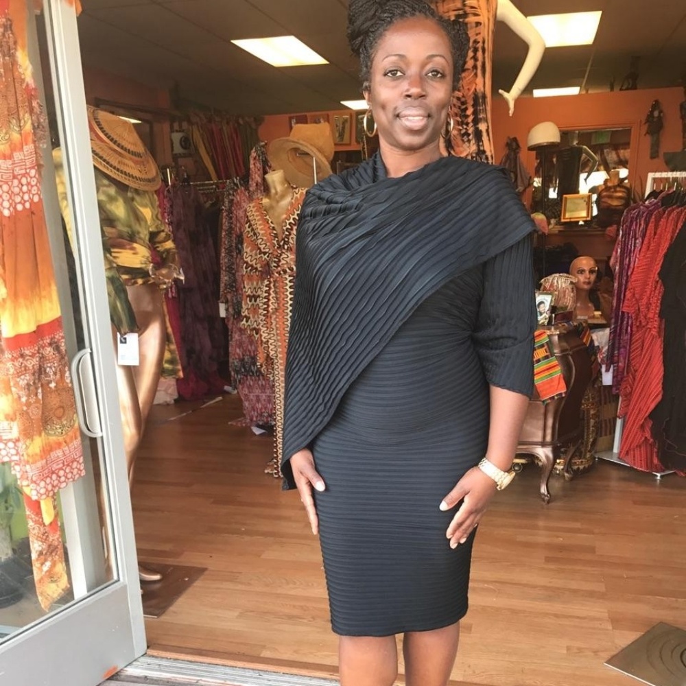 Black Mahogany Dress Short